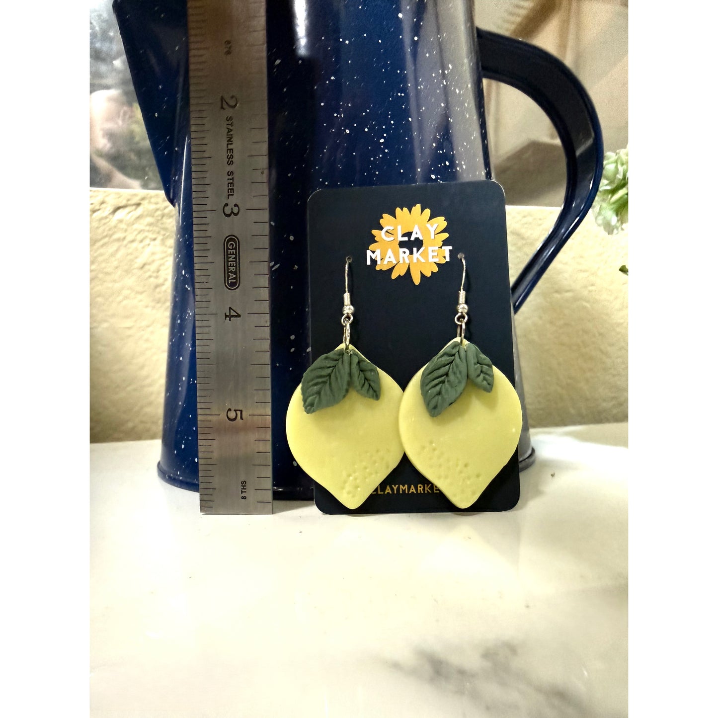 Hanging lemons